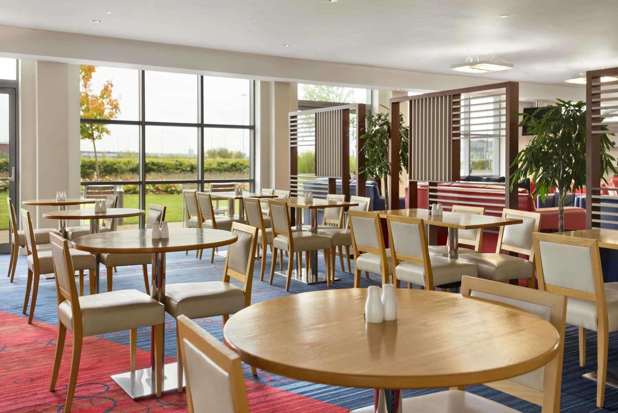Ramada Encore Донкастер Экстерьер фото